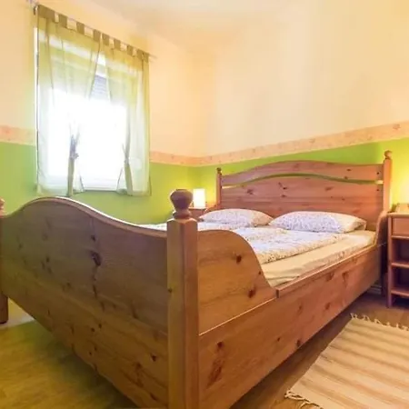 Zalan Apartmann *