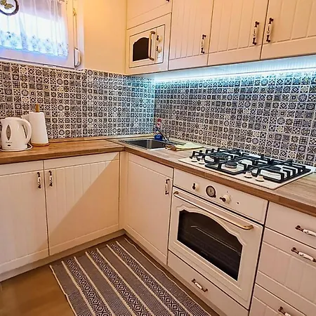 Zalan Apartmann * Балатонкерестур